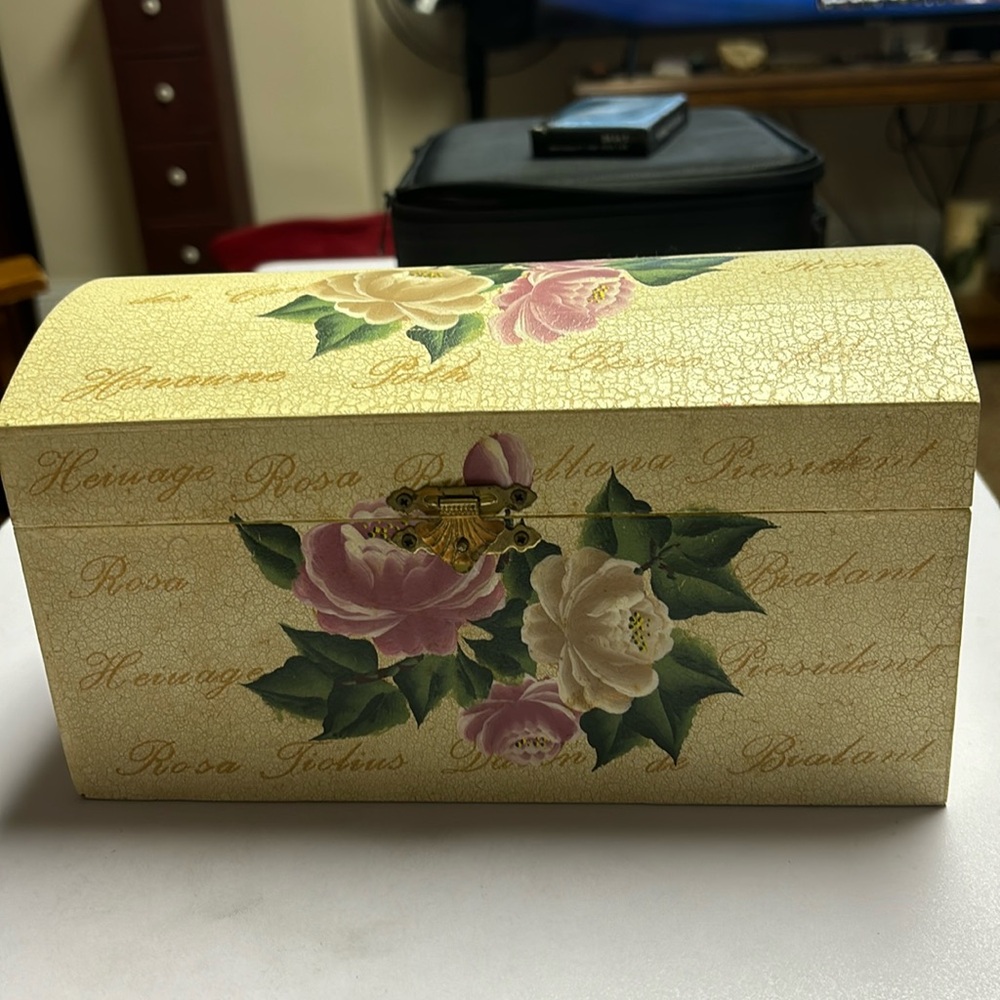 Storage box